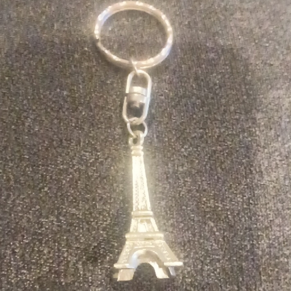 Silver Eiffel Tower Keychain